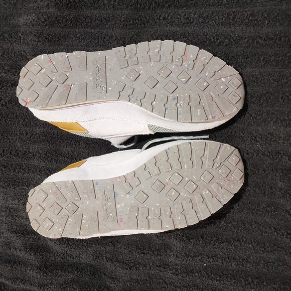 Levis, 10, Breathable, Mesh, comfy shoes - Picture 6 of 7